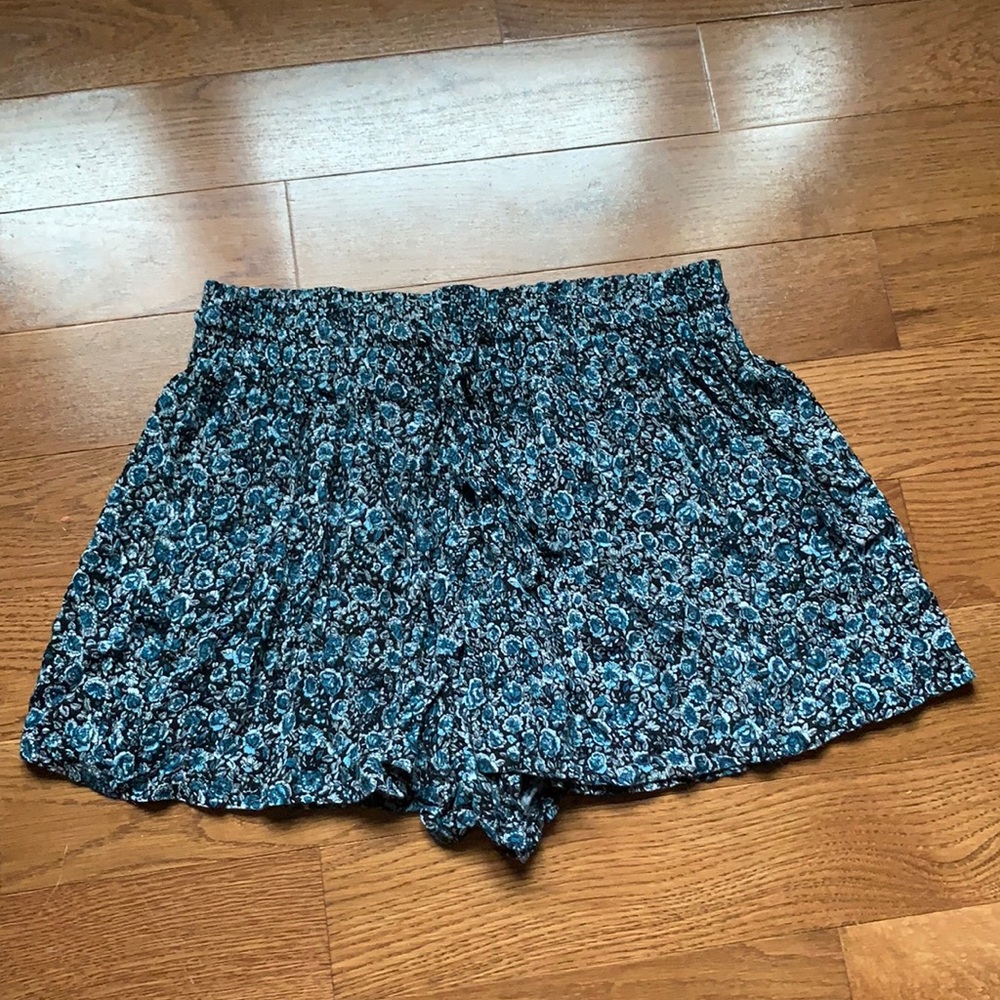 American eagle shorts small